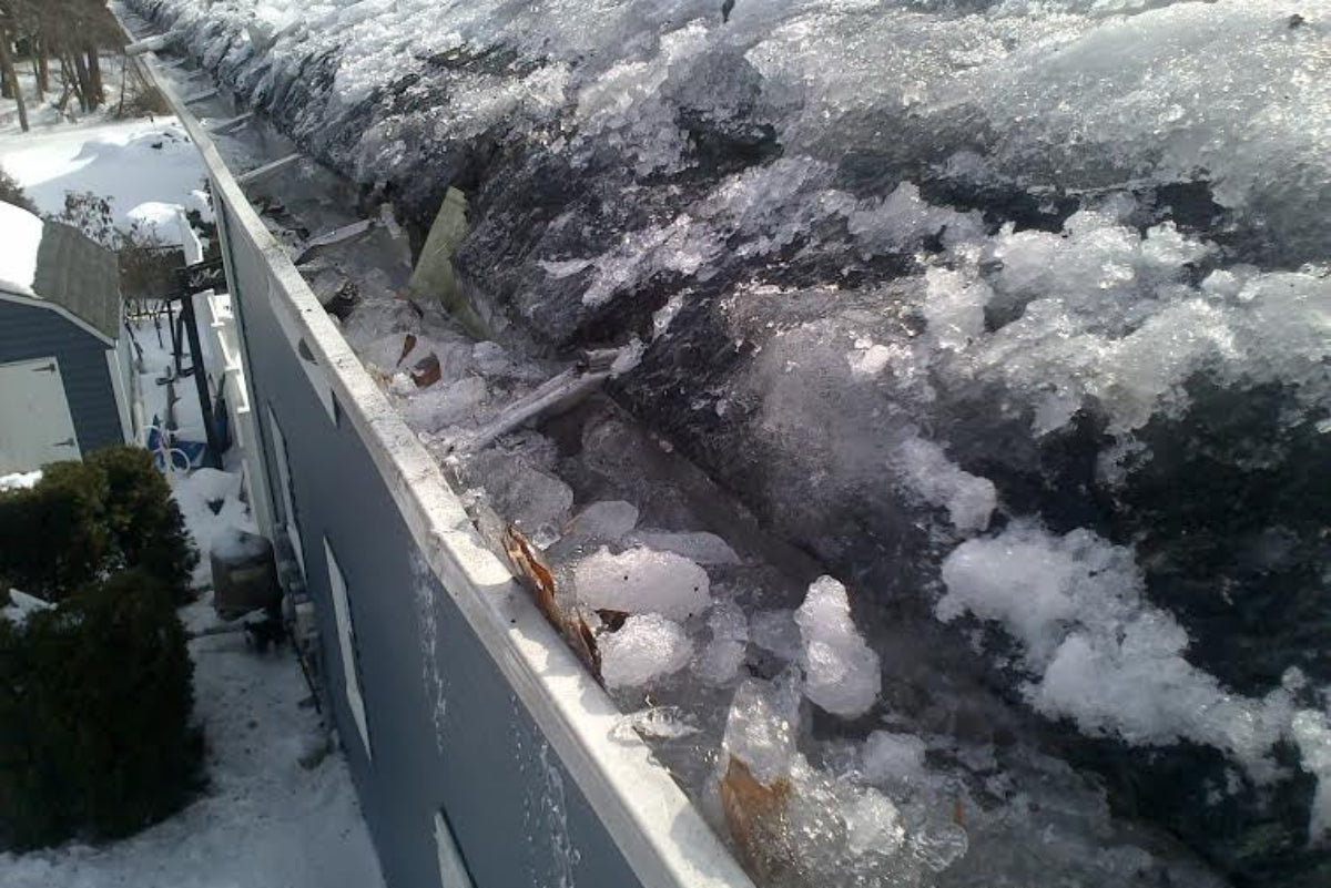 How to prevent ice dams with proper gutter protection - Rain Armor®